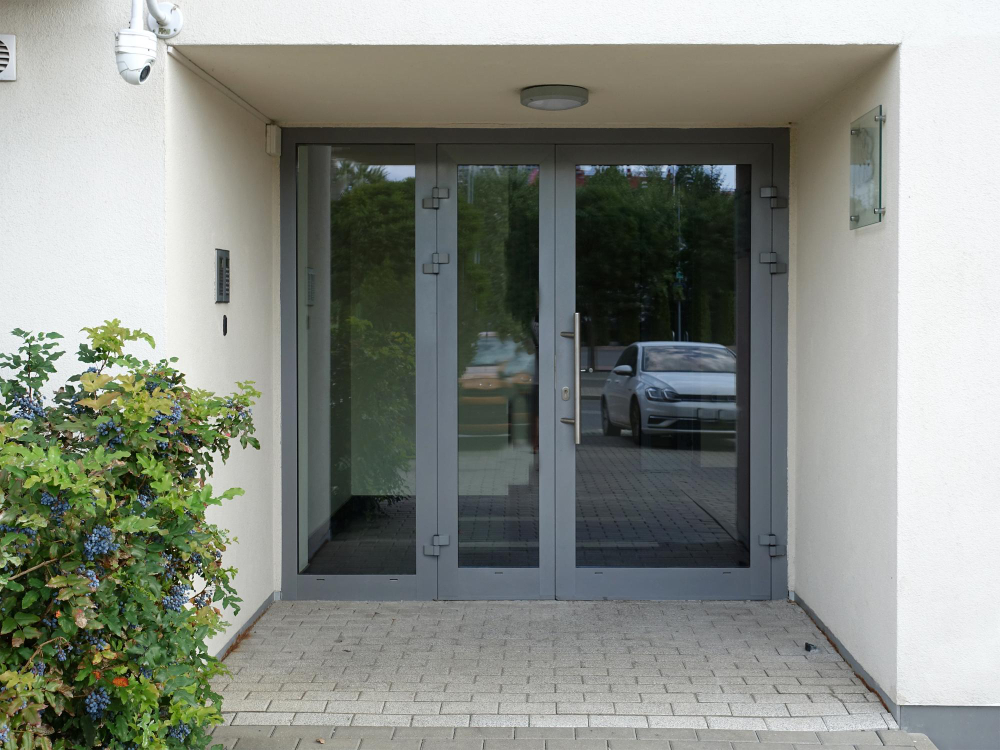 Porte d'entrée en aluminium